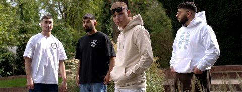 Bedruckte T-Shirts / Bedruckte Pullover | Modern Hills